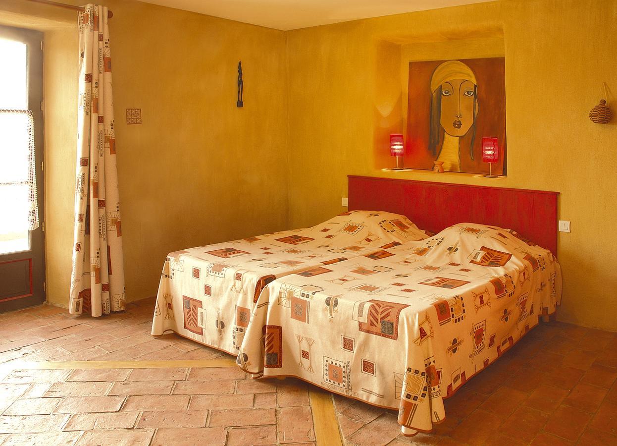 Hotel La Jameliniere à Chailland Extérieur photo
