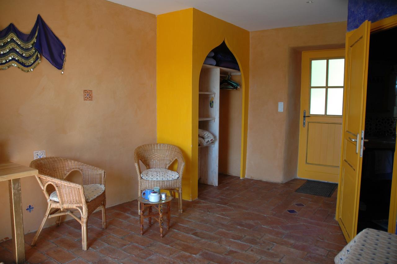 Hotel La Jameliniere à Chailland Extérieur photo