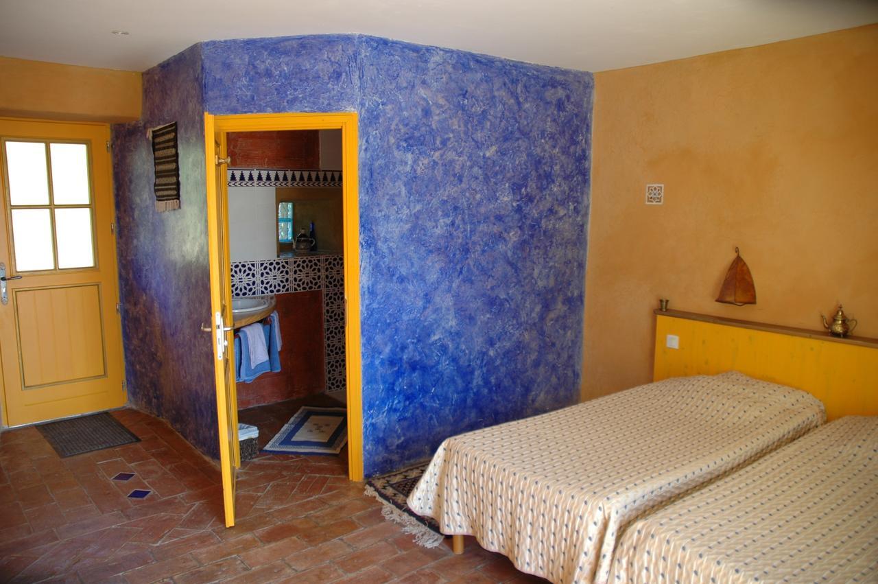 Hotel La Jameliniere à Chailland Extérieur photo